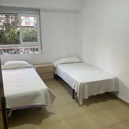 Δωμάτια σε οικογενειακή κατοικία Habitacion Privada Workstay Βαλένθια